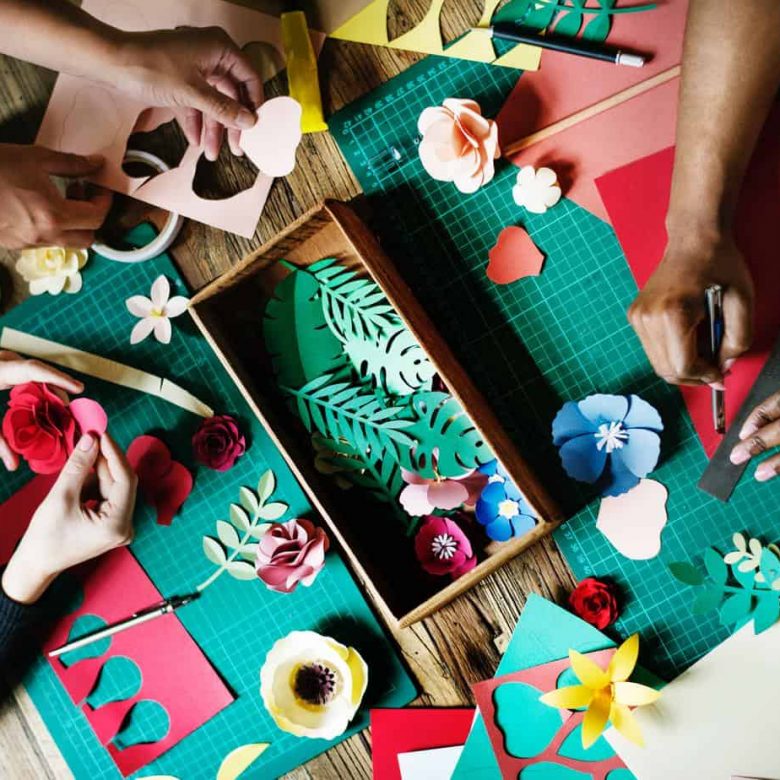 peoples doing art